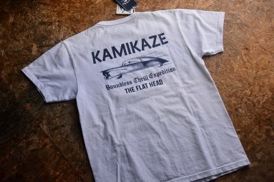 画像2: 再入荷☆フラットヘッド2024SS 3本針の1本外しプリントＴ「KAMIKAZE」柄